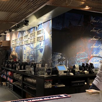 Samuel Adams Cincinnati Taproom - Breweries Near Me - Cincinnati, Ohio