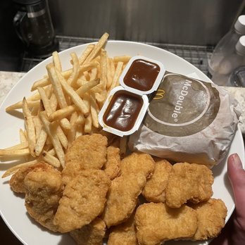 McDonald's - Burgers Near Me - West Simsbury, Connecticut