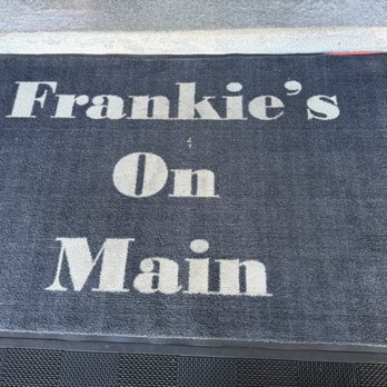 Frankie’s on Main - Bars Near Me - Natchez, Mississippi