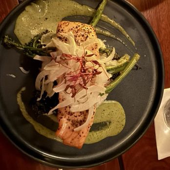 Earl’s - Cocktail Bars Near Me - Honolulu, Hawaii