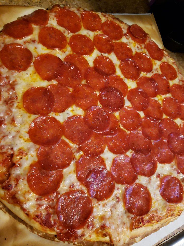 TRADERS TAKENBAKE PIZZA 16 Photos & 48 Reviews Pizza 1830 W Caldwell Ave, Visalia, CA