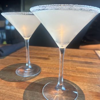 Yard House - Lemon drop martinis - New American Near Me - Dallas, Texas