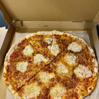 Motor Town Pizza - NY Cheese (Large) - Pizza Near Me - Richmond Heights, Missouri
