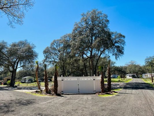 MANATEE SPRINGS RV PARK - Updated January 2025 - 12570 NW 82nd Ct