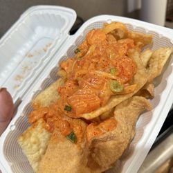 Hawaiian Fresh Seafood - Tiny amounts of fish at this location -- Poke Nachos