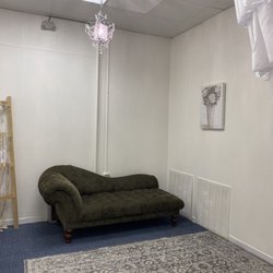 Bridal Boutique & Tux Shoppe