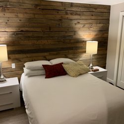 Lake Placid Inn - bedroom