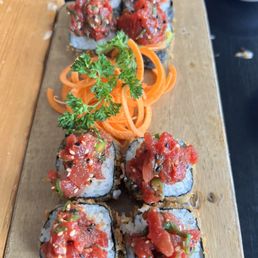 Rollo Chef, Spicy Tuna , and Rainbow roll! Fabuloso!