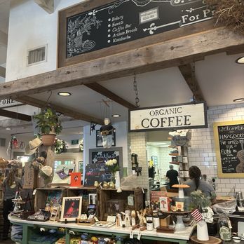 J.J. Hapgood General Store & Eatery - Lovely cafe. Smells delicious as soon as we entered - Grocery Near Me - Peru, Vermont