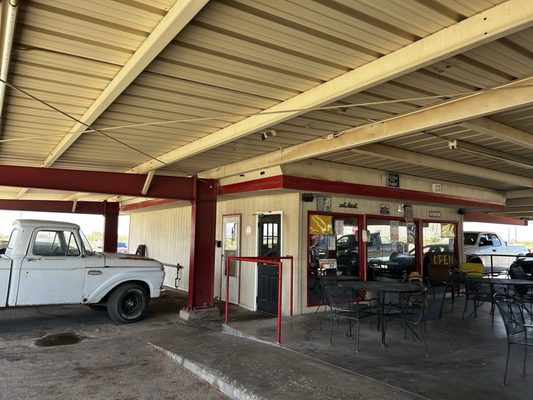 Hi-D-Ho Drive In by null