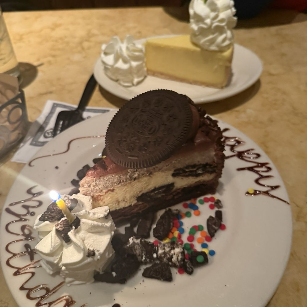 Oreo cheesecake and Key Lime Cheesecake Oreo cheesecake and Key Lime Cheesecake