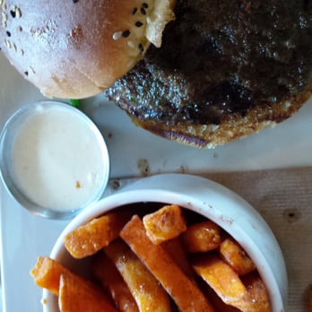 Eureka! - Bone marrow burger - American Near Me - Hawthorne, California
