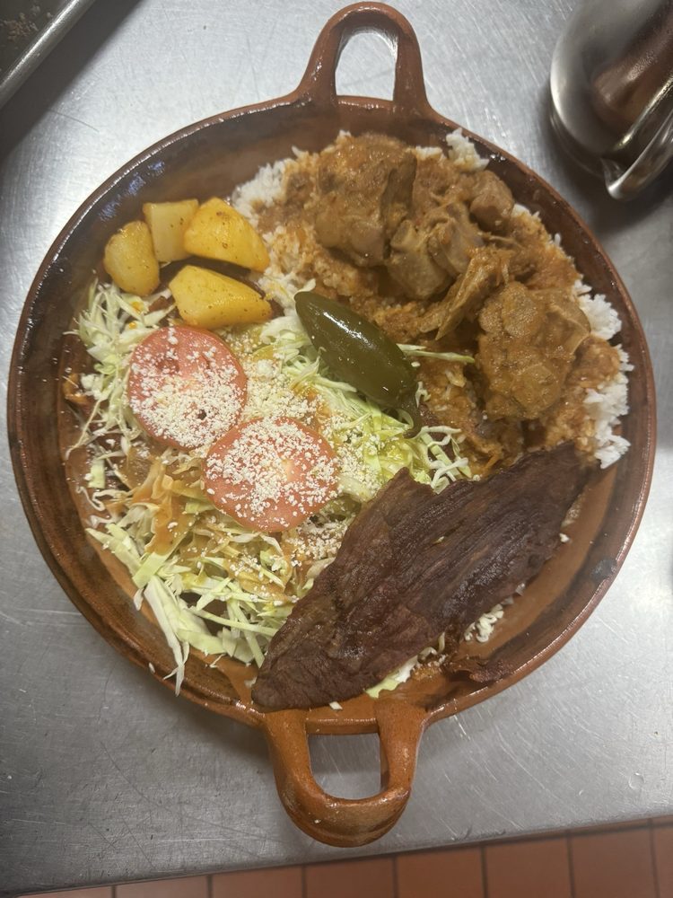 Birrieria El Apatzingan Logo