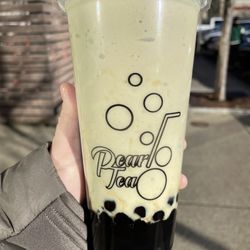 Pearl Tea - Avocado smoothie with extra boba