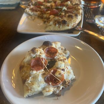 Freely Taproom & Kitchen - The Hey Mambo flatbread - Beer Bar Near Me - Tempe, Arizona