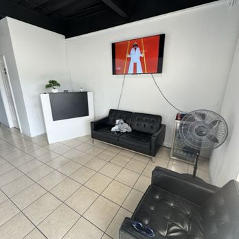 D’lux Barber Studio - Hair Stylists Near Me - Tijuana, BCN D’lux Barber Studio - Hair Stylists Near Me - Tijuana, BCN