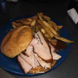 MOJO no.4 Urban BBQ Whiskey Bar - Turkey Sandwhich & Fries