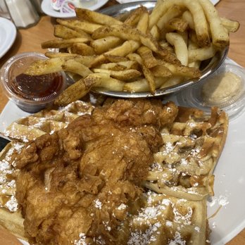Gracie's On West Main - Chicken and Waffles - Breakfast & Brunch Near Me - Leola, Pennsylvania Gracie's On West Main - Chicken and Waffles - Breakfast & Brunch Near Me - Leola, Pennsylvania