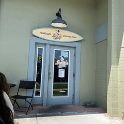 Scott's Deli - Entrance