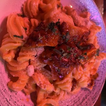 Sharps Roasthouse - Buffalo chicken mac n cheese - American Near Me - SeaTac, Washington