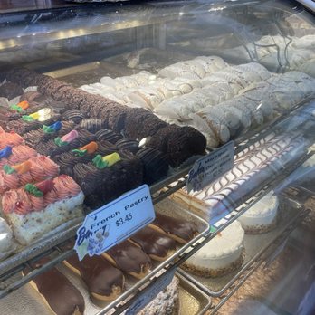 B & W Bakery - Bakeries Near Me - Hackensack, New Jersey