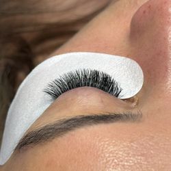 Foxy Lash Boutique - Short volume by Daria