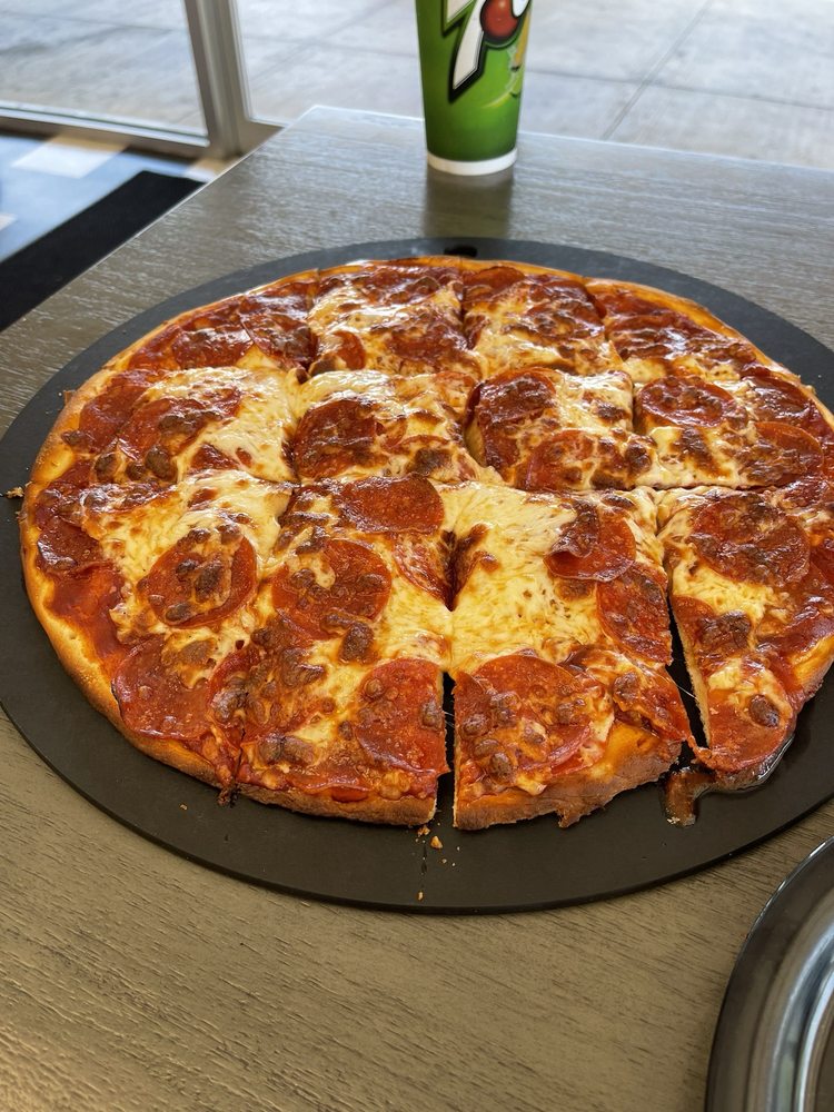 CIRCLE INN PIZZERIA Updated September 2024 2253 N Main St, Sunset