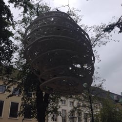 Lange Voorhout - Hoofd Lucht Ruimte door Samuel Yal (2012)