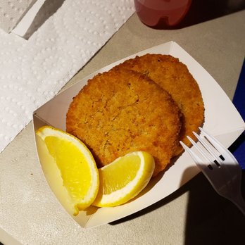Boston Chowda - Crab Cakes - Seafood Near Me - Boston, Massachusetts