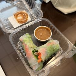 LLU Dining Councilors Student Pavilion - Vegetable spring rolls with peanut sauce
