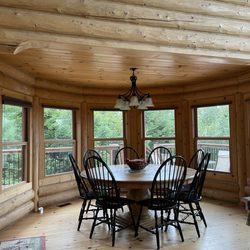 Fiddler Lake Resort - Dinning table sits eight