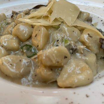 Piccolino Pizza Restaurant - Italian Near Me - Mount Waverley, VIC