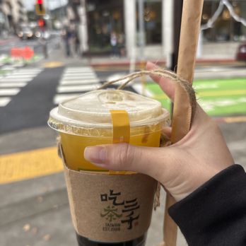 Chicha San Chen - Mango Oolong Tea with Boba - Bubble Tea Near Me - Berkeley, California