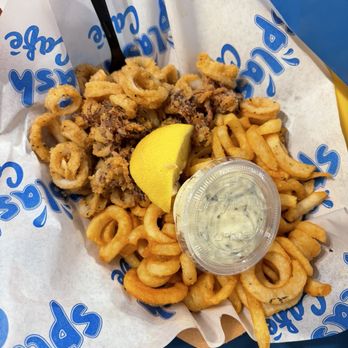 Splash Cafe - Calamari and fries - American Near Me - Pismo Beach, California Splash Cafe - Calamari and fries - American Near Me - Pismo Beach, California