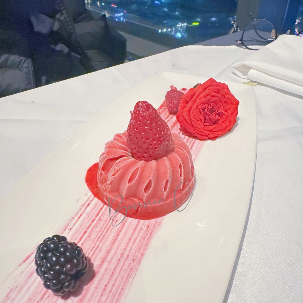 Watermark Fallsview Dining - Halo Sorbet - Canadian (New) Near Me - Niagara Falls, Ontario Watermark Fallsview Dining - Halo Sorbet - Canadian (New) Near Me - Niagara Falls, Ontario