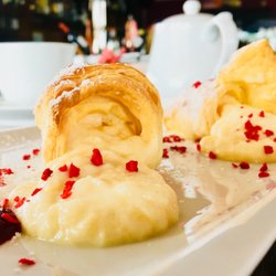 Taberna La Caña - Canutillos rellenos de crema pastelera