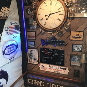 Quinn's Lighthouse - Seafood Near Me - Oakland, California Quinn's Lighthouse - Seafood Near Me - Oakland, California