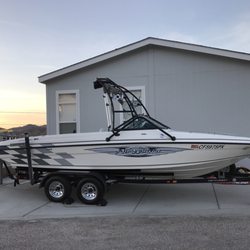 TNT Detailing - Don't worry about cleaning your own boat after a play day in the sun! TNT Detailing loves to detail boats!