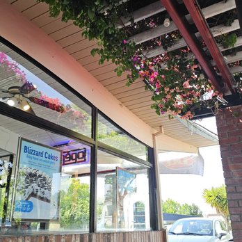 Dairy Queen Grill & Chill - The patio is really nice and shady. - Ice Cream & Frozen Yogurt Near Me - Campbell, California