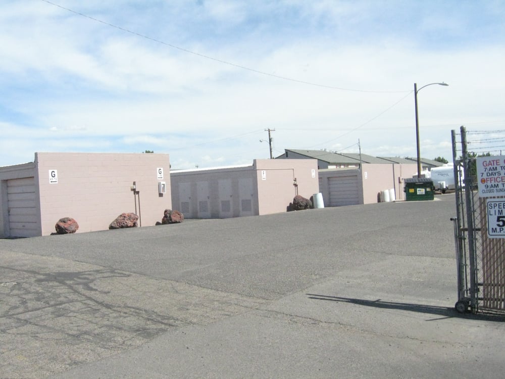 HUTTON PLAZA SELF STORAGE Updated October 2024 2503 E 20th St