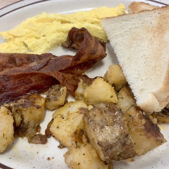 Good Mornings - 1 egg, bacon, home fries (no onions), toast - Breakfast & Brunch Near Me - East Windsor, Connecticut