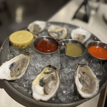 La Vie - Oyster - Cocktail Bars Near Me - Washington, DC, District of Columbia