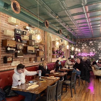 Pistachio Cafe - Seating area - Coffee & Tea Near Me - New Haven, Connecticut