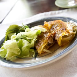 Mekong - Banh Xeo, een heerlijk vleespannenkoek met groenten met Vietnamese vinaigrette.