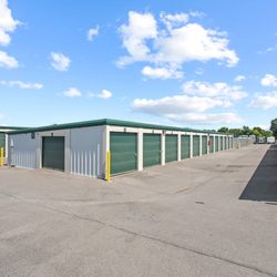 US Storage Centers - Exterior units