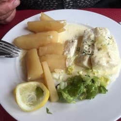 Le Lapin Qui Saute - Cabaillaud with cream sauce and steamed potatoes