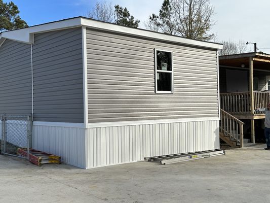 Hammertime Roofing & Remodeling Logo