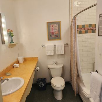 Sonoma Creek Inn - Ful bath, fluffy towels - Hotels Near Me - Sonoma, California Sonoma Creek Inn - Ful bath, fluffy towels - Hotels Near Me - Sonoma, California