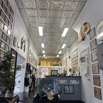 Two Cranes Tattoo - Inside shop - Tattoo Near Me - San Francisco, California Two Cranes Tattoo - Inside shop - Tattoo Near Me - San Francisco, California