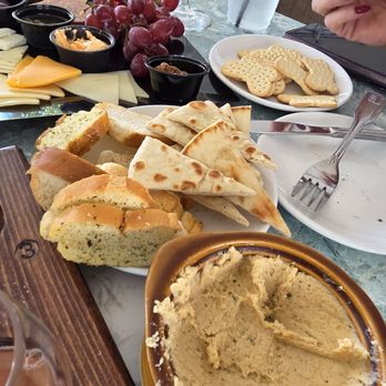 LaChance Kimmswick - Hummus Plate - Wineries Near Me - Imperial, Missouri